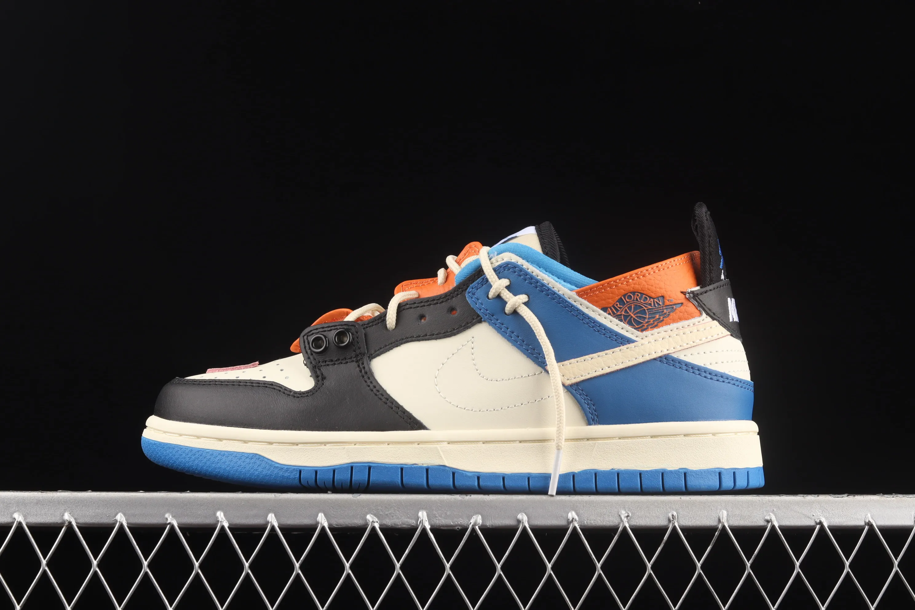 All categories Nk SB Dunk series Nk SB Dunk Low low-top sneakers Nk SB Dunk Low Nike four-in-one multi-element casual sneakers DM7866-140